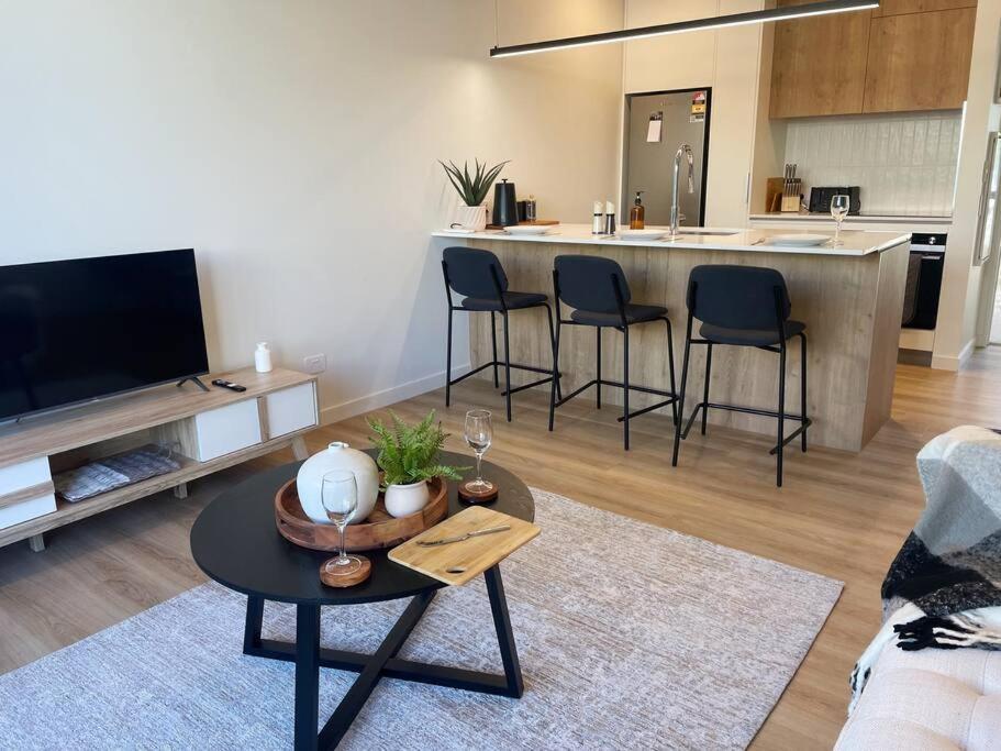 Modern Central Living Christchurch Exterior photo