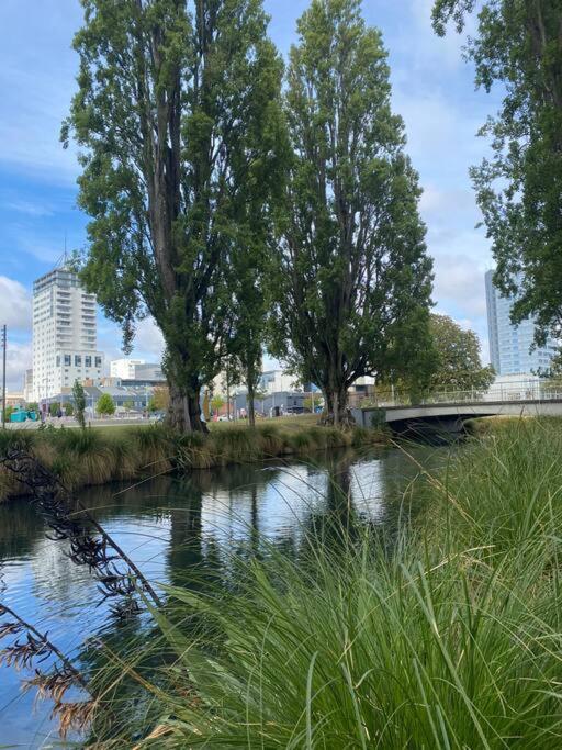Modern Central Living Christchurch Exterior photo